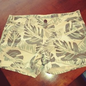 Kakis by Gap Skinny Boyfriend Lacoupe size 6 woman..#A-0005